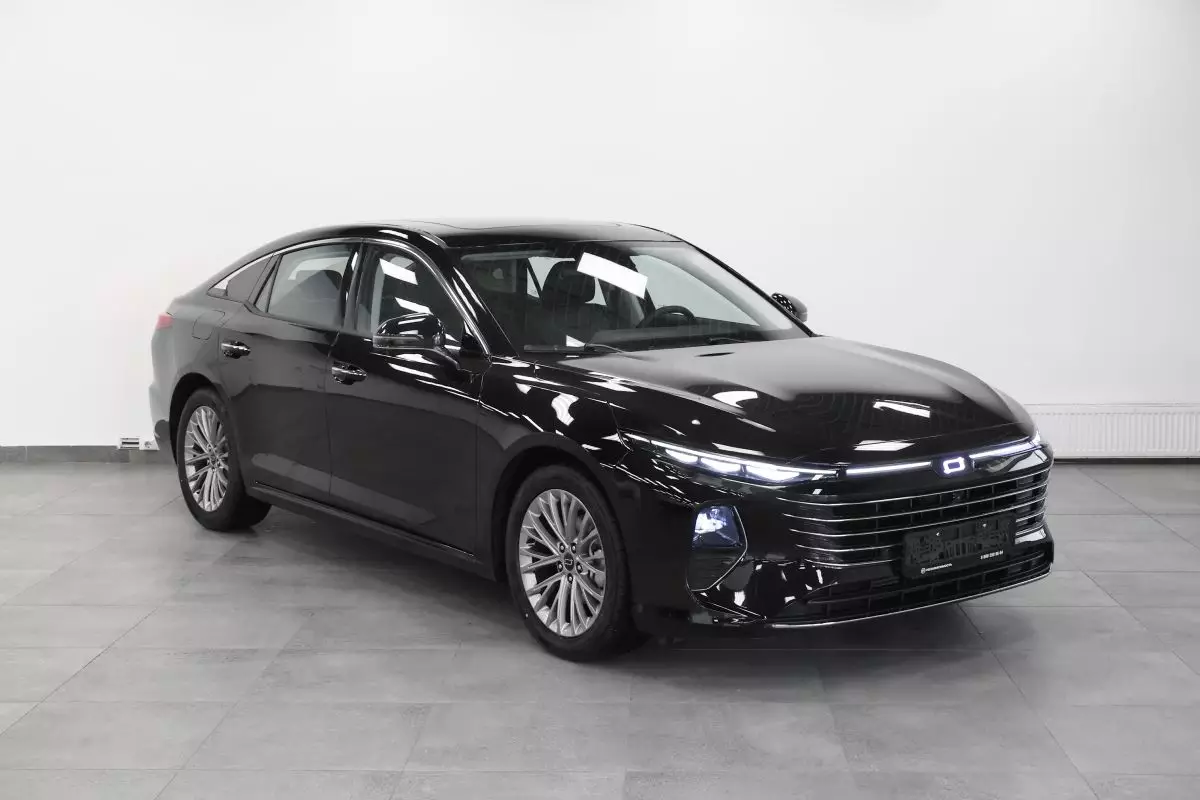 Автосалон: Bestune B70 New
