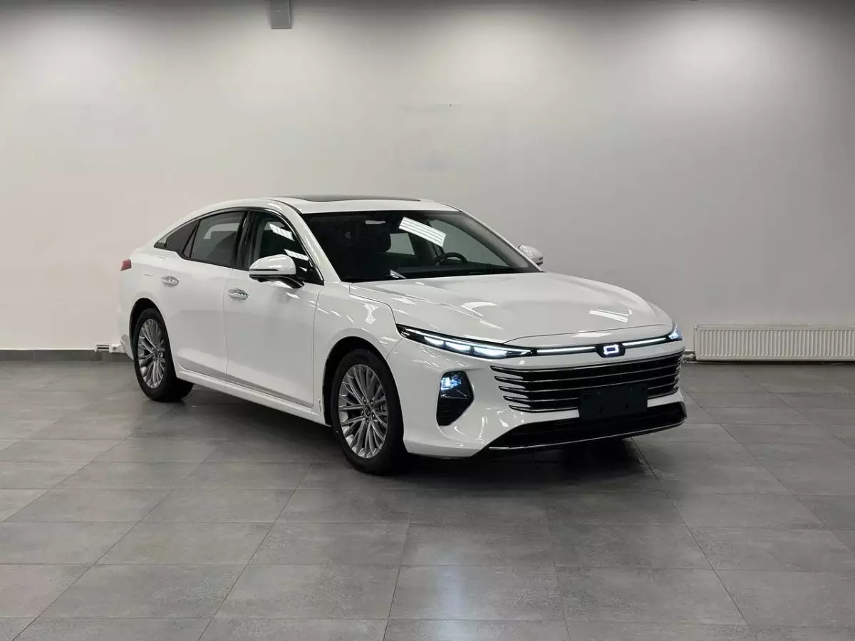 Автосалон: Bestune B70 New