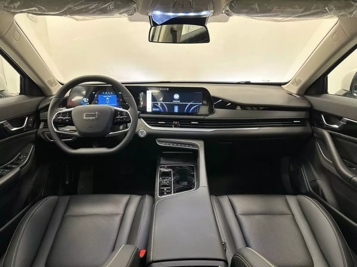 Автосалон: Bestune B70 New