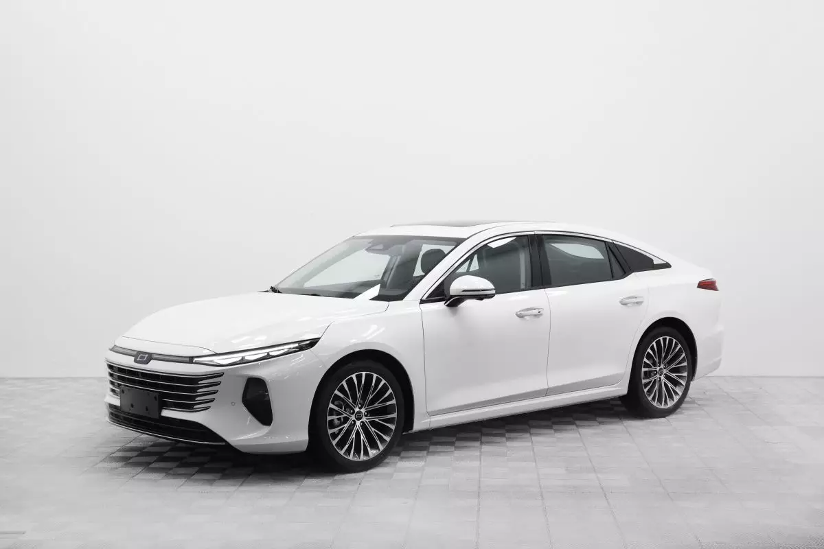 Автосалон: Bestune B70 New
