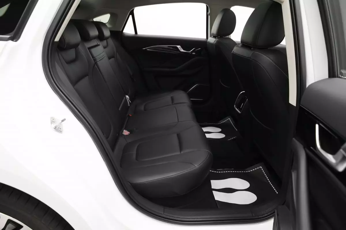 Автосалон: Bestune B70 New