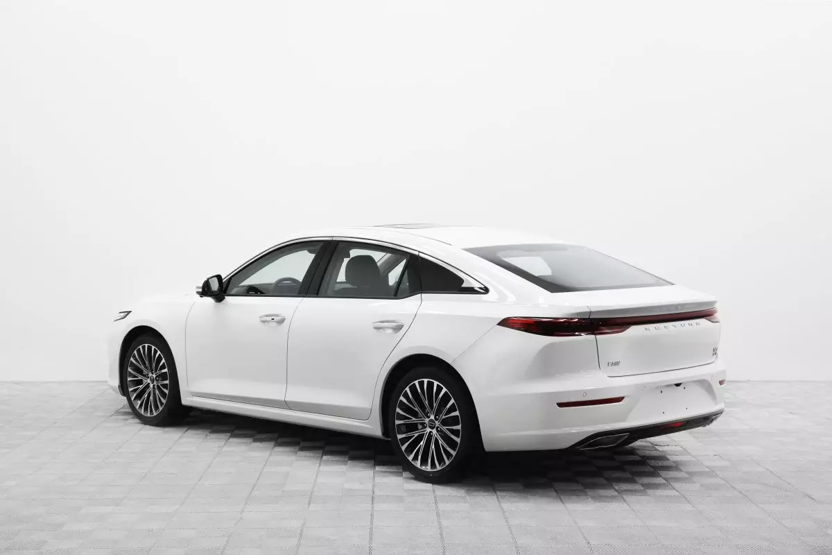 Автосалон: Bestune B70 New
