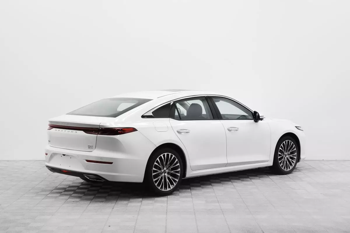 Автосалон: Bestune B70 New