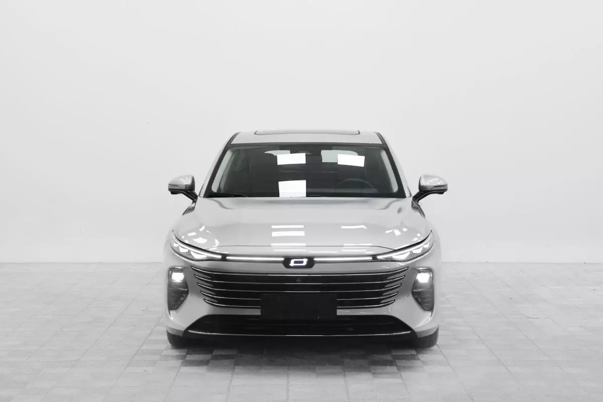 Автосалон: Bestune B70 New