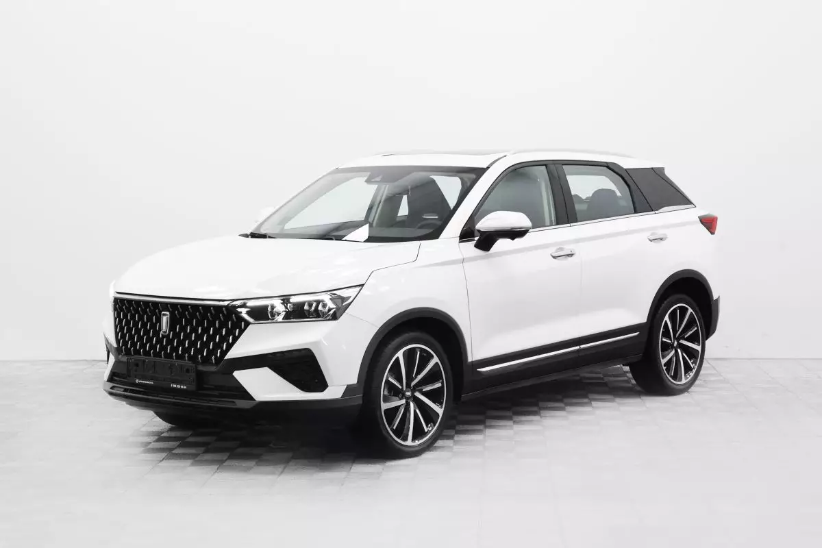 Автосалон: Bestune T77