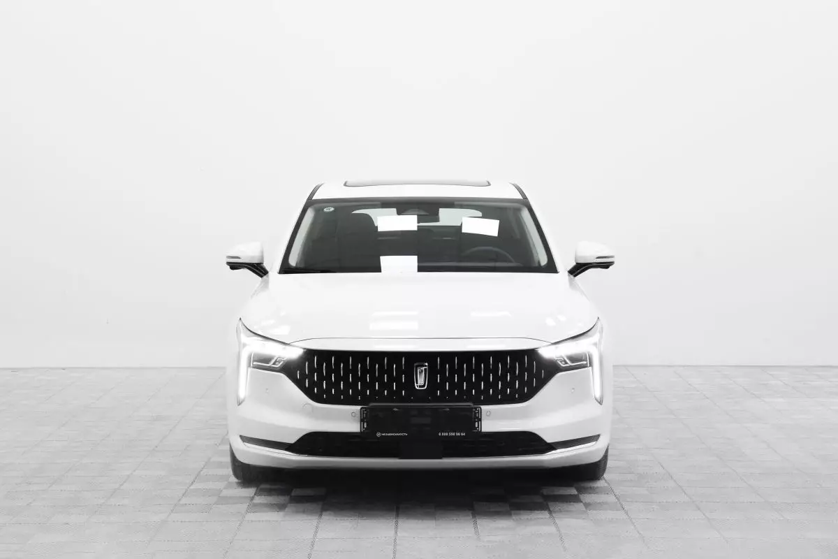 Автосалон: Bestune B70