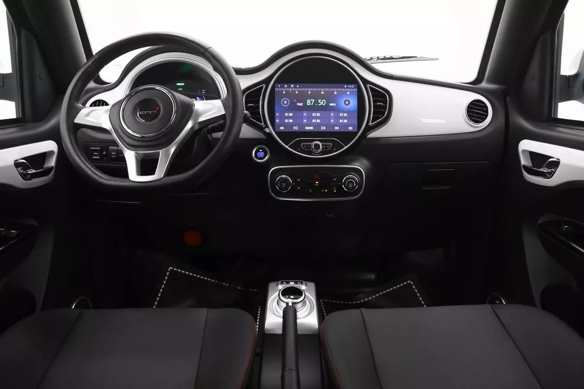 Автосалон: Eonyx M2