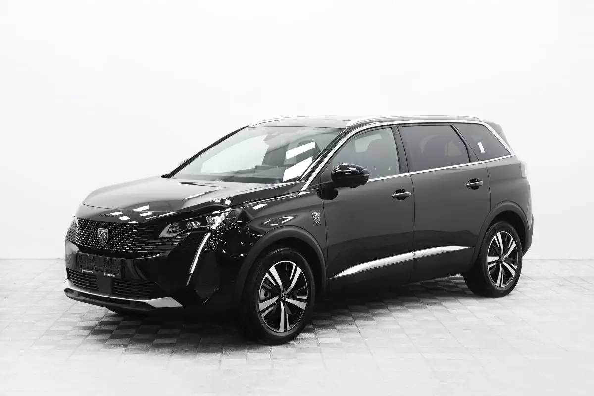 Автосалон: Peugeot 5008