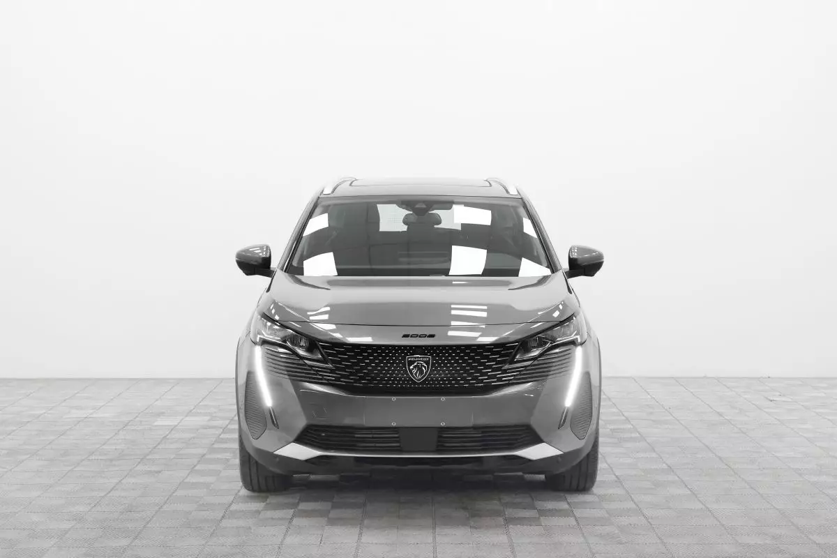 Автосалон: Peugeot 5008