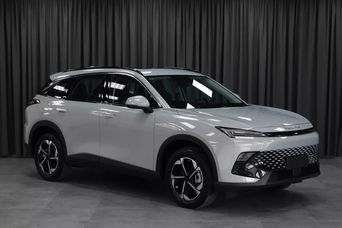 Автосалон: Baic X55