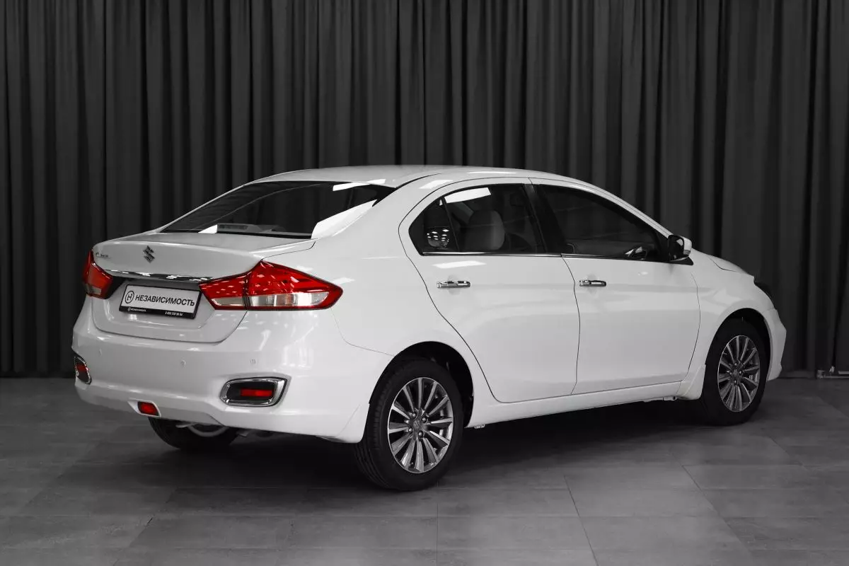Автосалон: Suzuki Ciaz