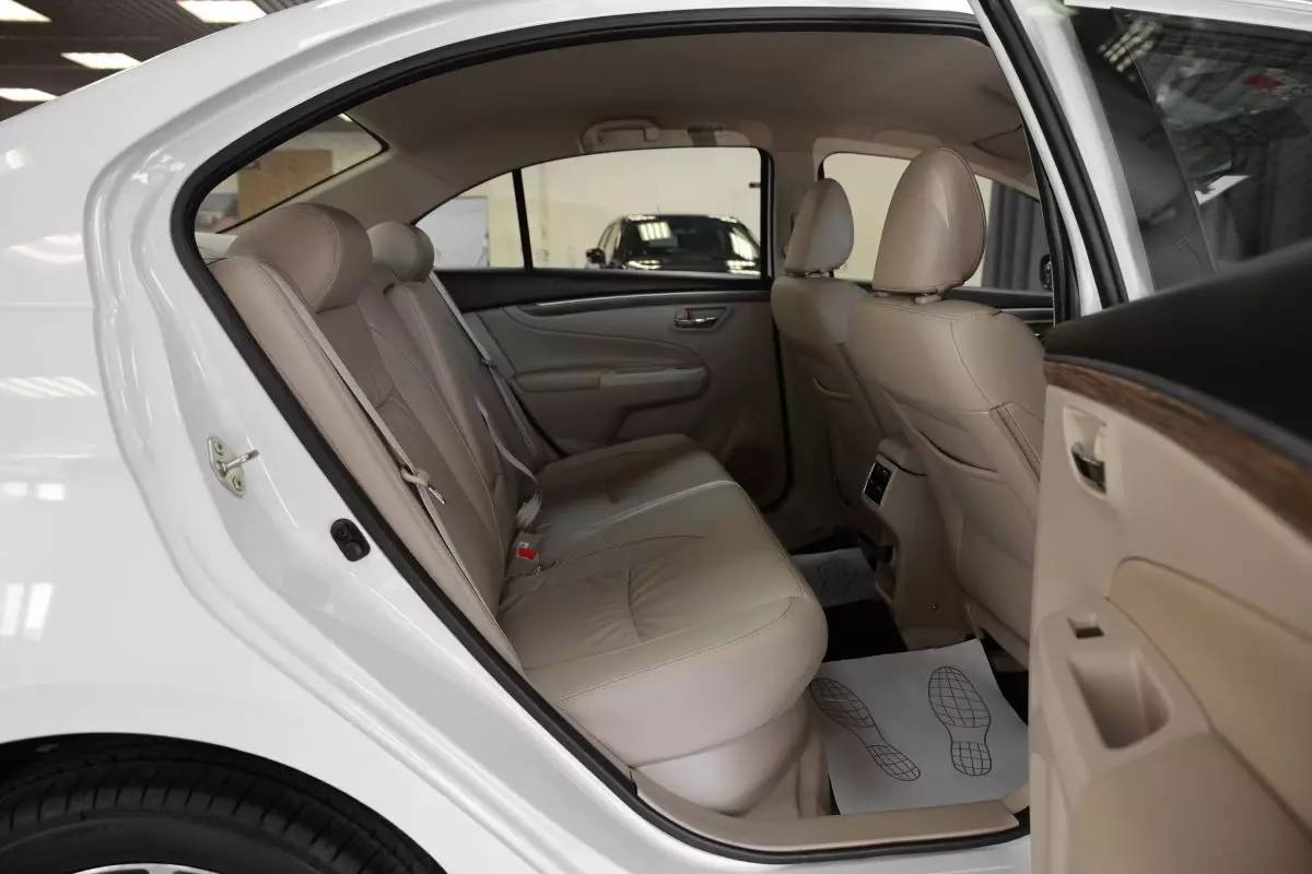 Автосалон: Suzuki Ciaz
