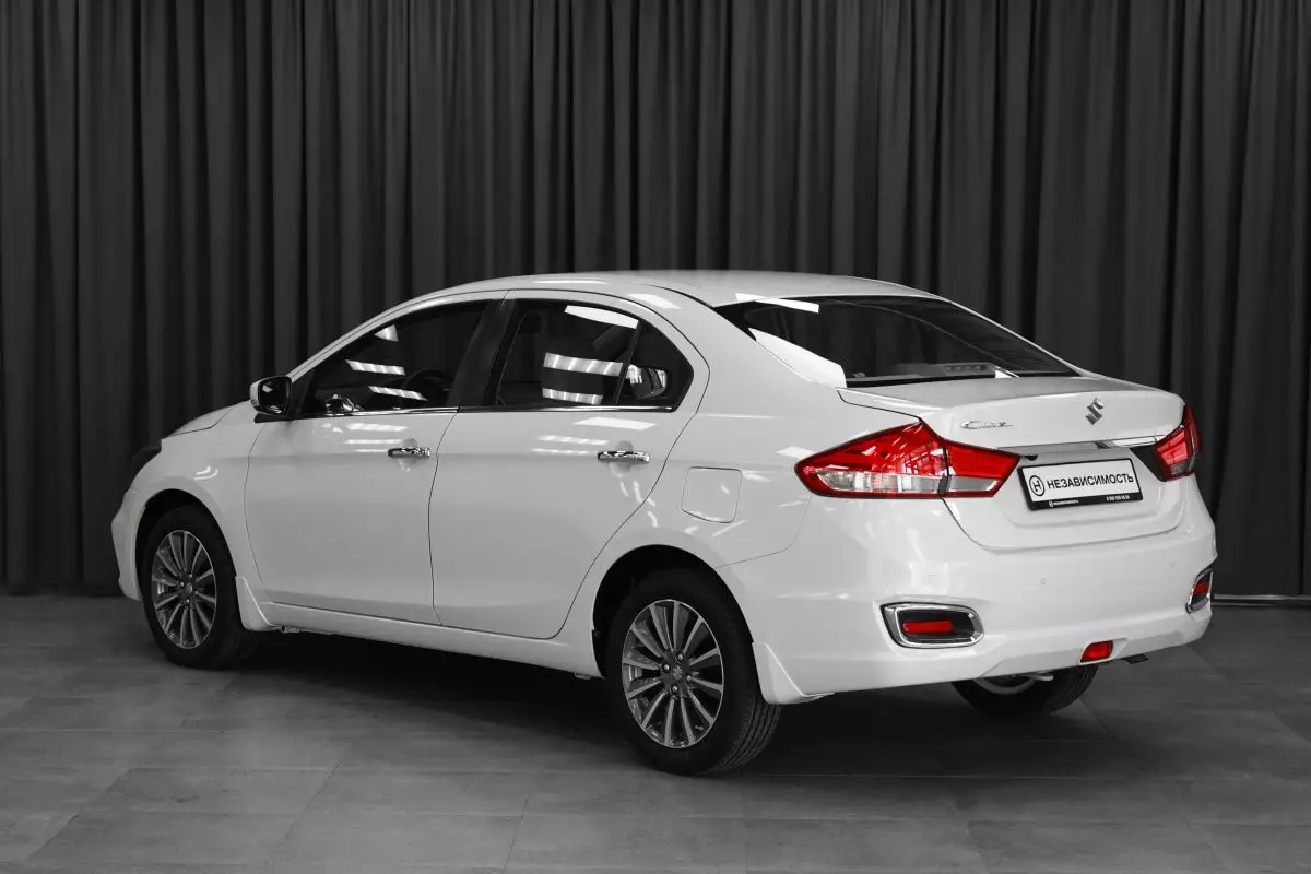 Автосалон: Suzuki Ciaz