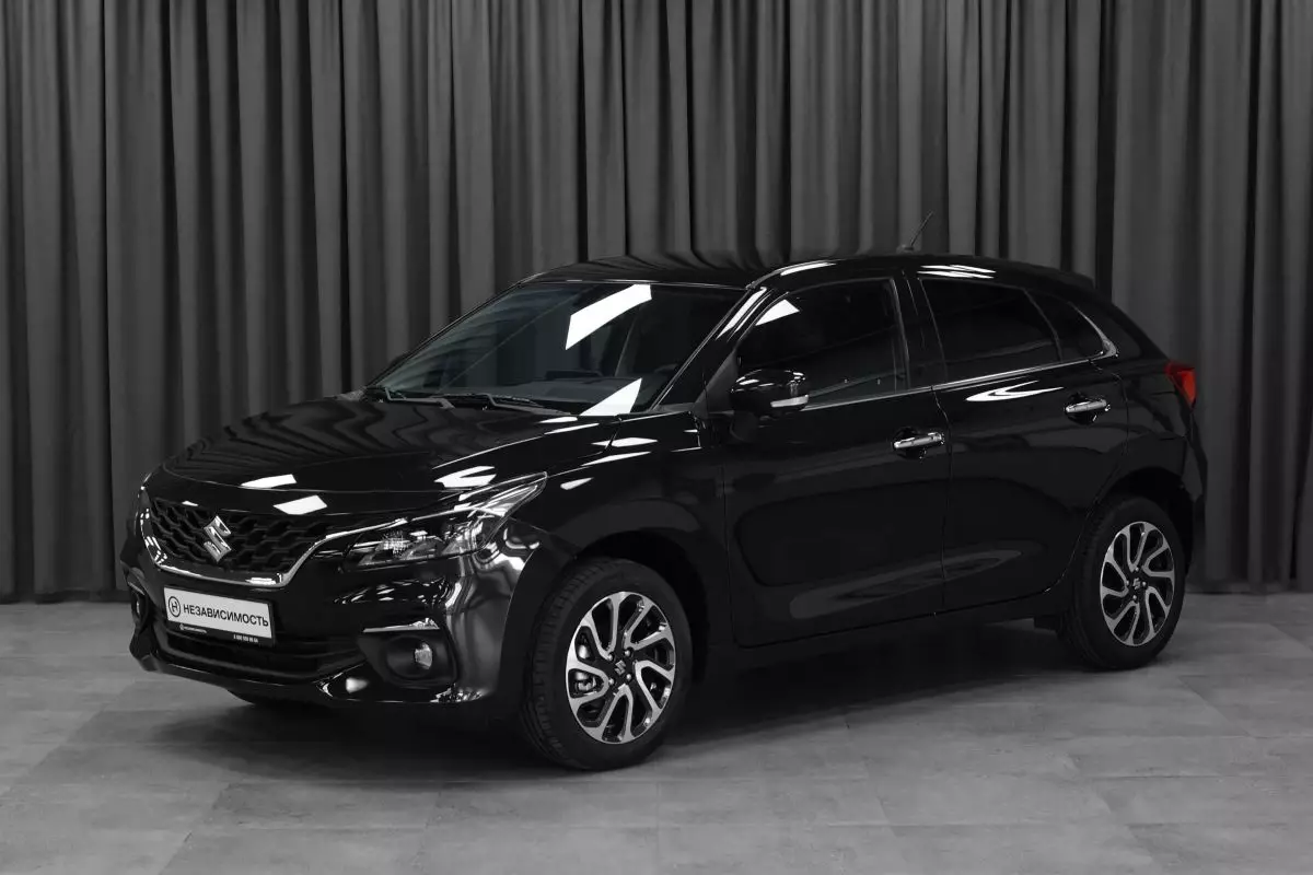 Автосалон: Suzuki Baleno