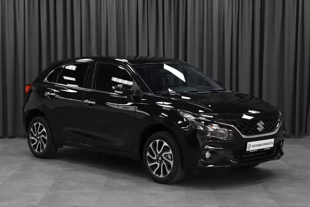 Автосалон: Suzuki Baleno
