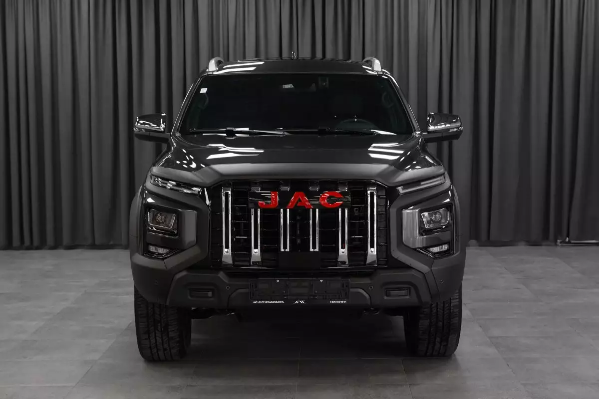 Автосалон: Jac T9