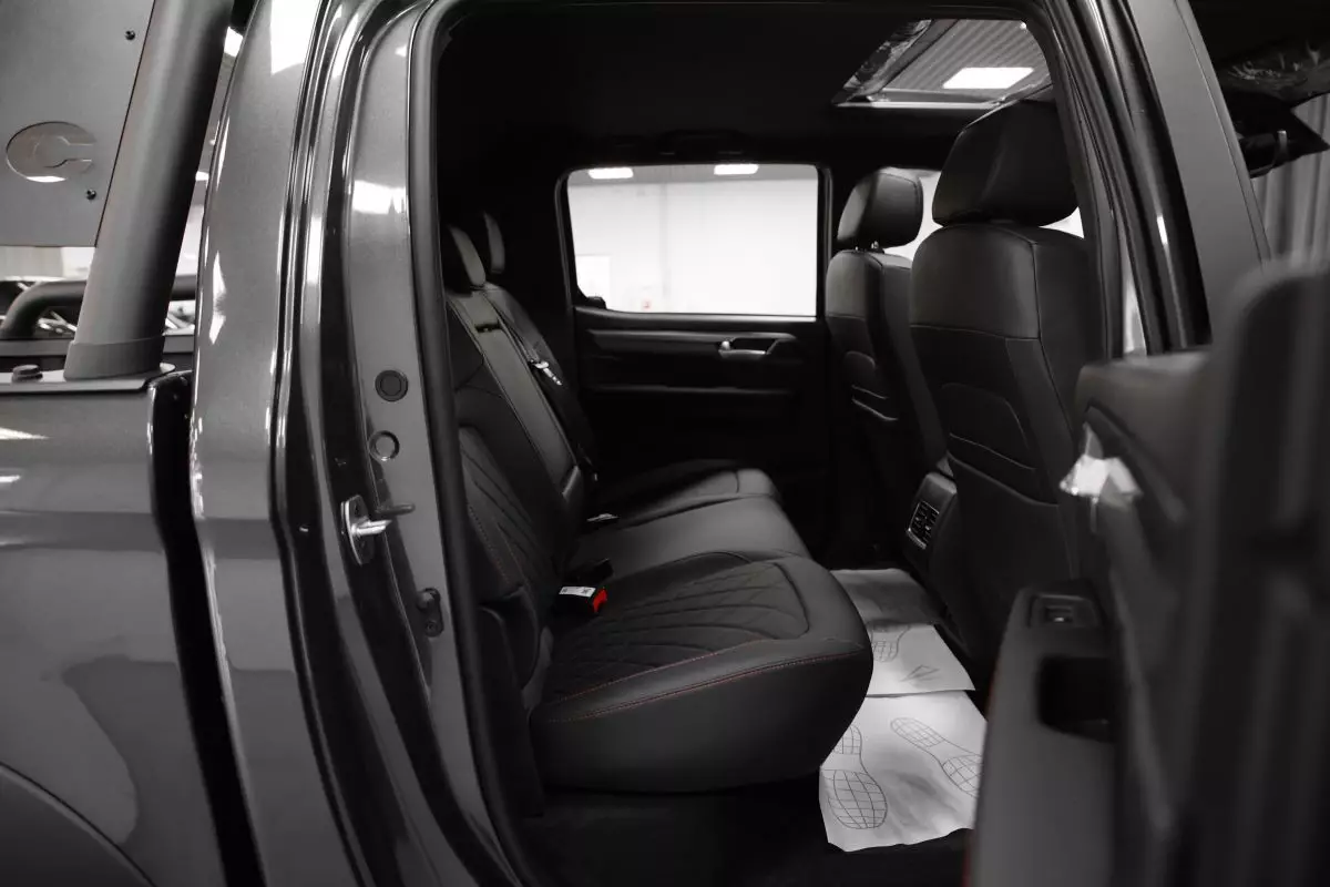 Автосалон: Jac T9