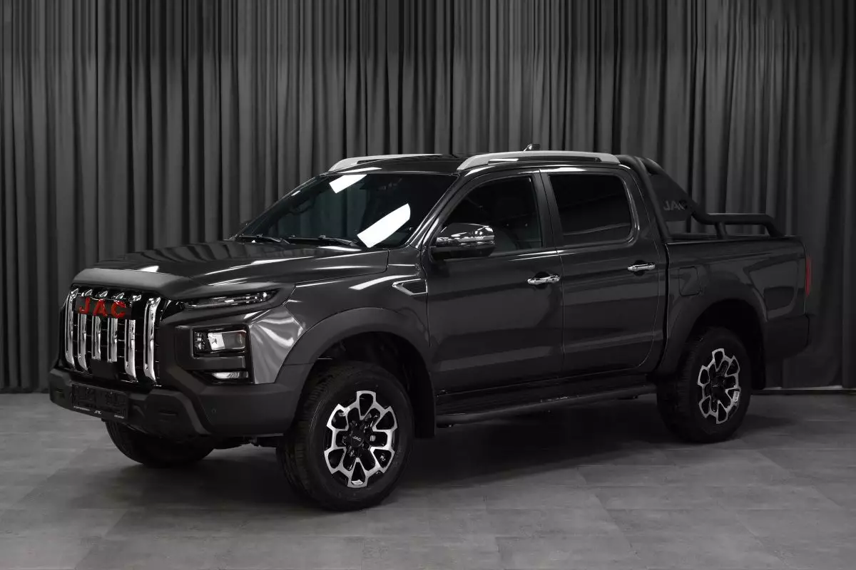 Автосалон: Jac T9