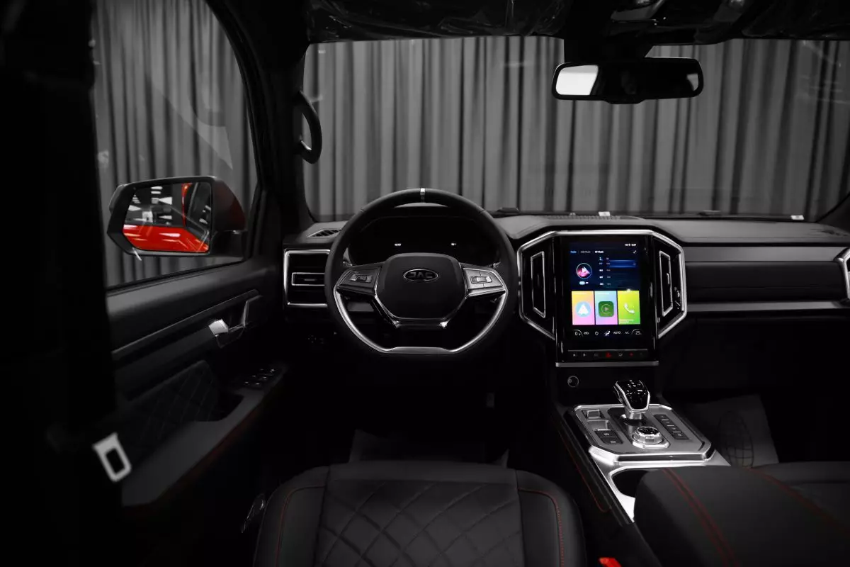 Автосалон: Jac T9