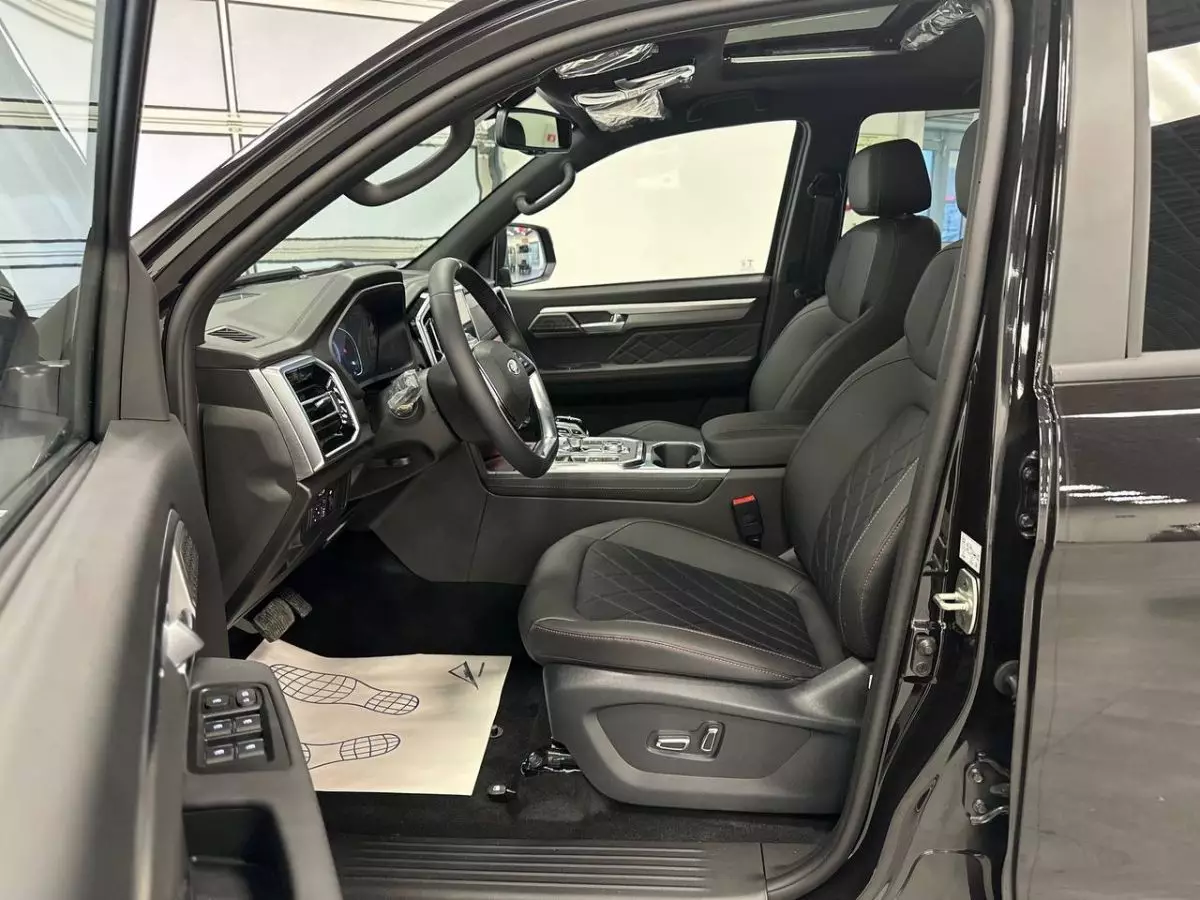 Автосалон: Jac T9
